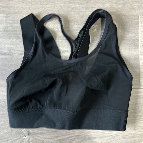 Athleta Reversible Eclipse bra - black - Picture 3 of 7